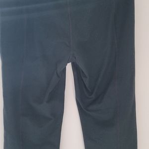 Under Armour Athletic Wear Black Capri Leggings Pants Sz SM/P